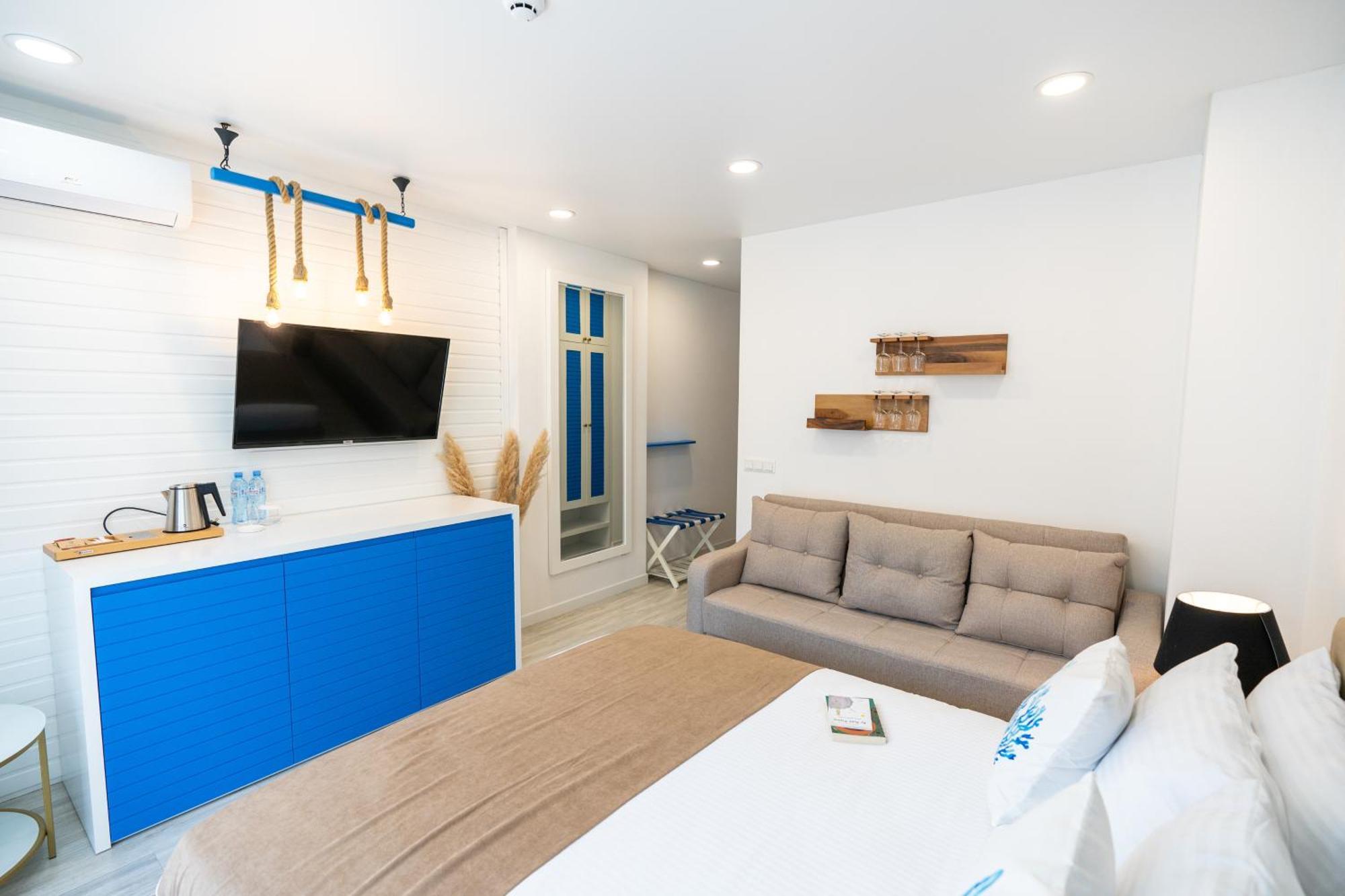 Seagull Beachfront Boutique Hotel 5*